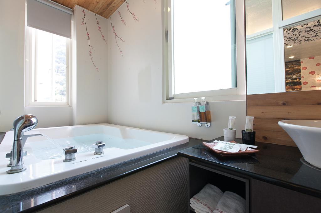 Lover Hot Spring B&B Jiaoxi Buitenkant foto
